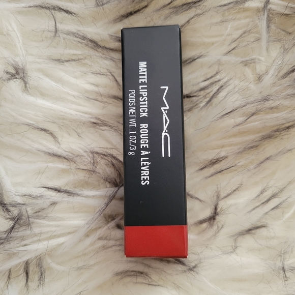 MAC matte lipstick in chili - Picture 2 of 6